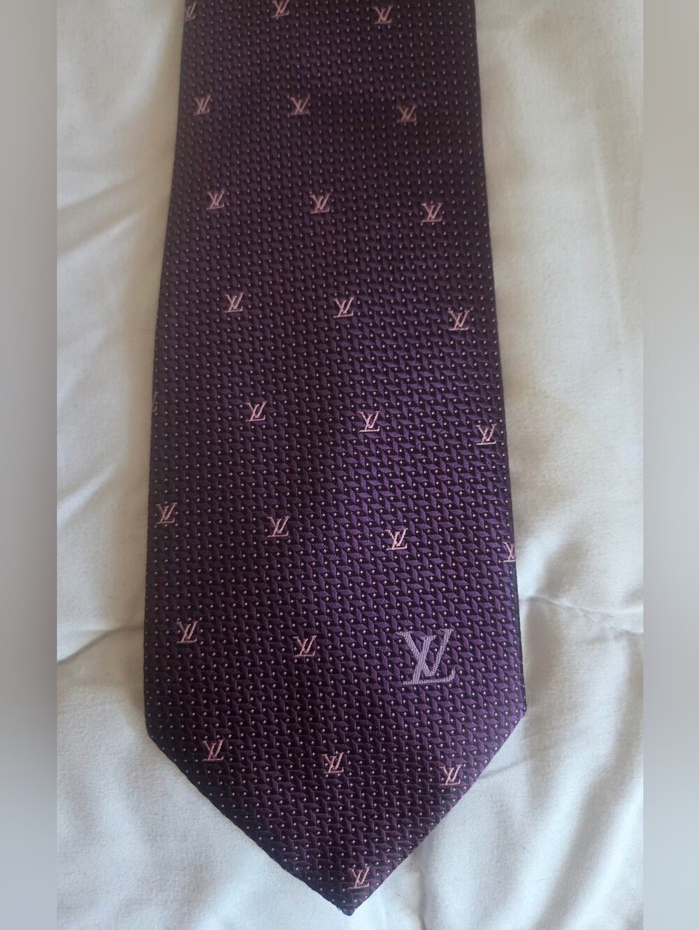 NWOT Louis Vuitton Deep Purple Silk Tie with Pink Monogram